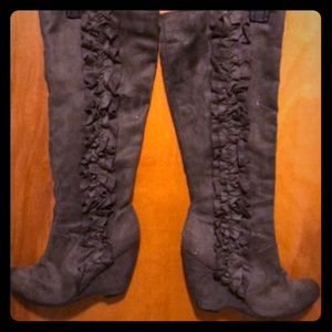 Grey wedge Swede boots